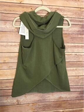 Central Park Yoga Hoodie‎ Women Sz M Green Exercise Run Split Back Shirt NWT 399